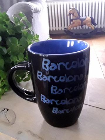 Beker - mok met tekst: barcelona  beschikbaar voor biedingen