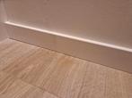 Rechte moderne plint 7x1.5cm, Doe-het-zelf en Verbouw, Plinten en Afwerking, Ophalen, Zo goed als nieuw, Mdf, 250 cm of meer