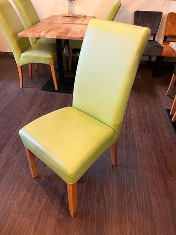 Eetkamerstoelen groen kunstleder (ca 15 stuks) beschikbaar voor biedingen