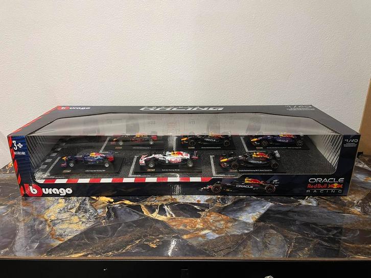 Bburago Red Bull racing schaalmodellen set! Max Verstappen, Verzamelen, Automerken, Motoren en Formule 1, Zo goed als nieuw, Formule 1