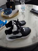 Under Armour schoenen Maat 29,5, Ophalen, Zo goed als nieuw, Under Armour, Jongen of Meisje