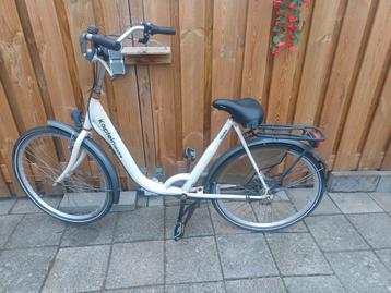 Damesfiets 28 inch - Nieuwe banden nodig beschikbaar voor biedingen