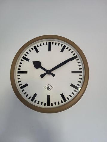 Retro T&N Stationsklok - 35cm  beschikbaar voor biedingen