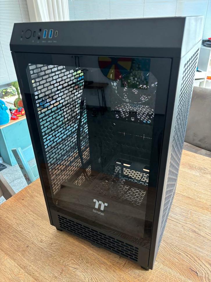 Thermaltake Tower 200 Zwart (pc behuizing), Computers en Software, Computerbehuizingen, Zo goed als nieuw, Ophalen