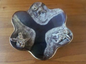 antieke keramiek fruitschaal beschikbaar voor biedingen