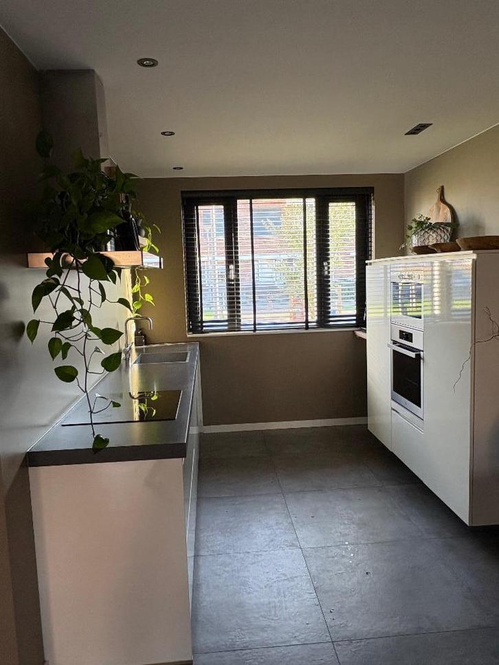 Complete parallel keuken wit, Huis en Inrichting, Keuken | Complete keukens, Gebruikt, Overige typen, Wit, Kunststof, Greeploos