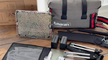 Amaran TRI-8C foto- en film lamp incl. light stand beschikbaar voor biedingen