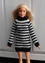 Barbie kleding nieuw - Gebreide trui / jurk zwart wit, Ophalen of Verzenden, Nieuw, Barbie