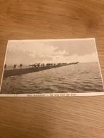 Oude ansichtkaart Nes Ameland - Op weg naar de boot, Ophalen of Verzenden, Gebruikt, Motorboot of Zeilboot, Kaart, Foto of Prent