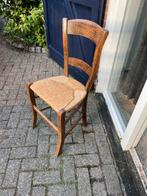 Een antieke stoel met een biezen zitting, Antiek en Kunst, Ophalen of Verzenden