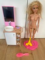 Barbiepop met wastafel en spiegel, Ophalen of Verzenden, Zo goed als nieuw