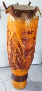 Bewerkte boomstam trommel /djembe, Ophalen