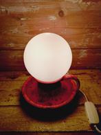 Vintage fat lava keramiek lamp met melkglazen bol, Antiek en Kunst, Antiek | Keramiek en Aardewerk, Ophalen of Verzenden