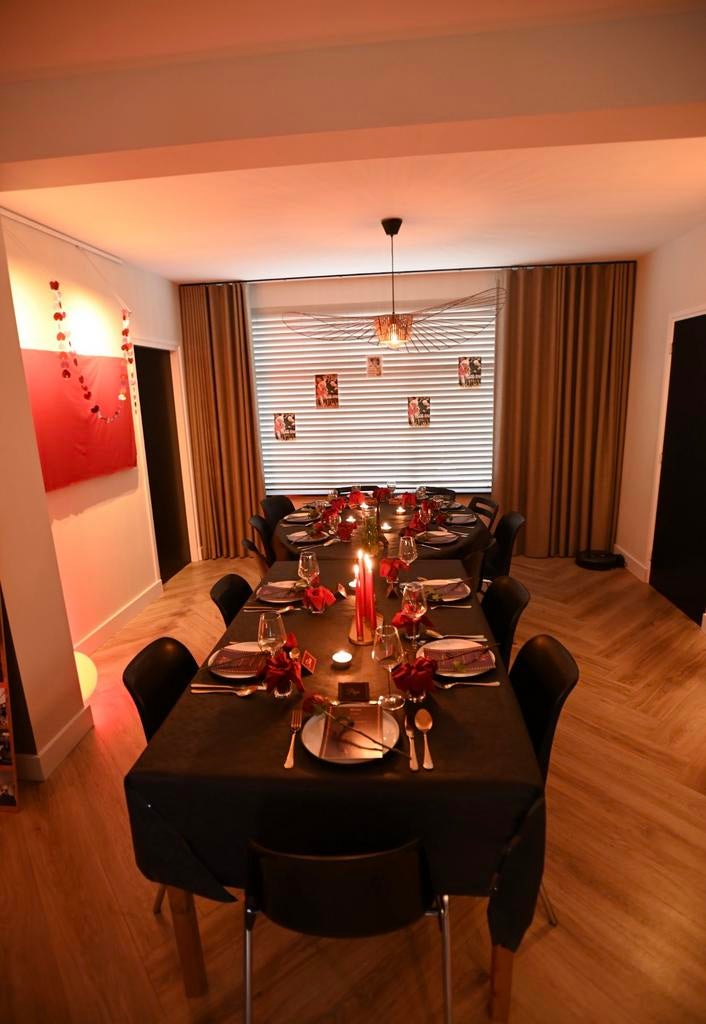 Moulin Rouge thema feest/diner versiering, Ophalen, Zo goed als nieuw