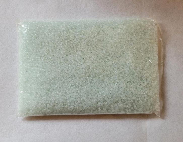 Roccailles / Seed Beads - IJs Wit - 528 gram - 2mm, Hobby en Vrije tijd, Kralen en Sieraden maken, Nieuw, Kraal, Ophalen of Verzenden