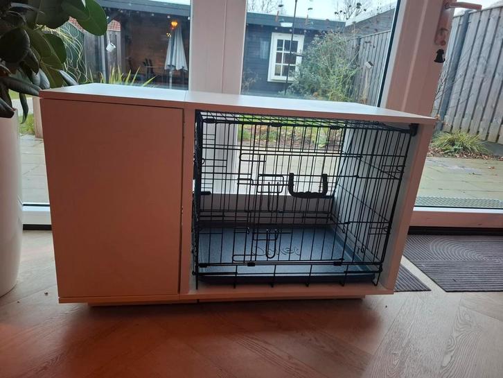 Kleine bench met bijpassend meubel, Dieren en Toebehoren, Hondenhokken, Zo goed als nieuw, Minder dan 65 cm, Minder dan 75 cm