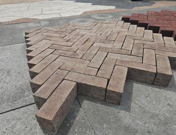 Gebakken dikformaat beschikbaar voor biedingen