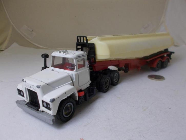 1972 Corgi Major Toys 1152 MACK PETROL TANKER (Opknapper.), Hobby en Vrije tijd, Modelauto's | 1:43, Gebruikt, Bus of Vrachtwagen