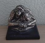 Verzilverd beeldje Orang Oetan met jong - WWF, Verzamelen, Beelden en Beeldjes, Ophalen of Verzenden, Zo goed als nieuw, Dier