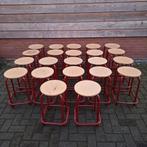 22 x vintage school krukken atelier krukken partij krukjes, Huis en Inrichting, Krukjes, Ophalen, Gebruikt, Hout