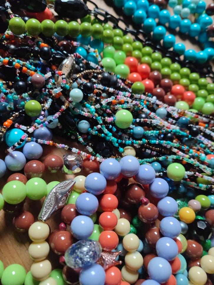 Grote Sieraden Partij Glaskralen, Sieraden, Tassen en Uiterlijk, Kettingen, Gebruikt, Kunststof, Overige kleuren, Met hanger, Verzenden