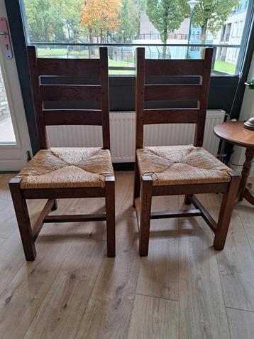 6 Eikenhouten stoelen met rieten zitting beschikbaar voor biedingen