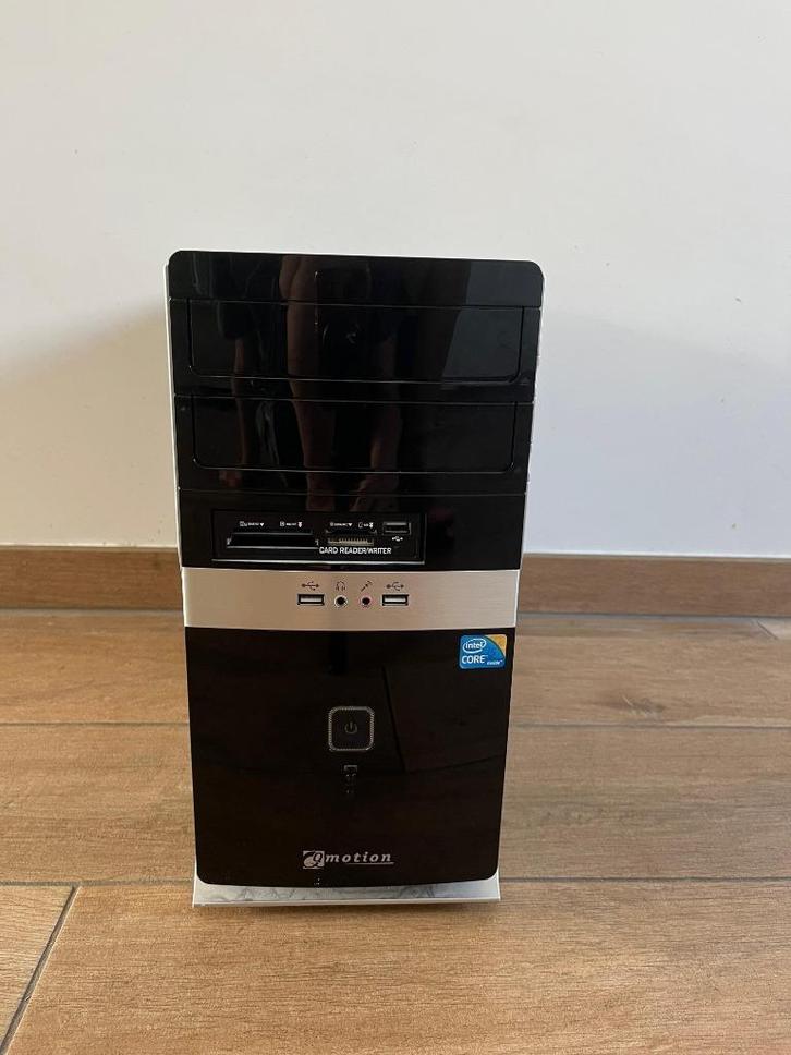 Desktop pc intel i5 cpu, Computers en Software, Desktop Pc's, Gebruikt, 2 tot 3 Ghz, SSD, 4 GB, Met videokaart, Ophalen of Verzenden