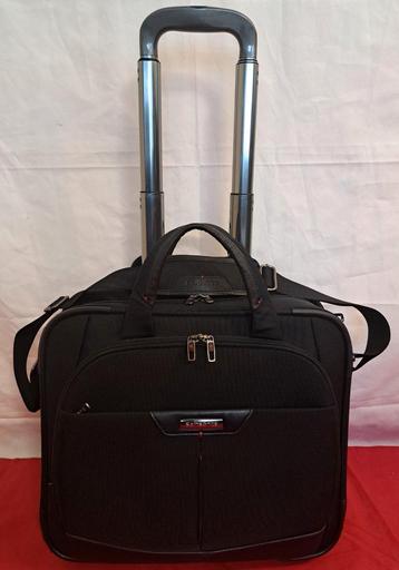 Samsonite Moderne Handbagage.
Laptop Trolley adres label  beschikbaar voor biedingen