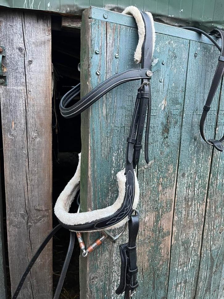 QHP anatomisch hoofdstel full, Dieren en Toebehoren, Paarden en Pony's | Hoofdstellen en Tuigage, Zo goed als nieuw, Overige soorten