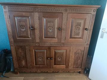 Prachtige mooie oude kast  beschikbaar voor biedingen