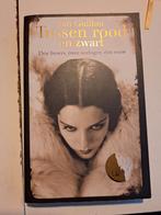 Jan Guillou - Tussen rood en zwart, Boeken, Ophalen of Verzenden, Zo goed als nieuw, Jan Guillou