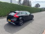 Volvo V40 2.0 T3 152PK R-Design  2017 Zwart, Voorwielaandrijving, 65 €/maand, Zwart, 4 cilinders