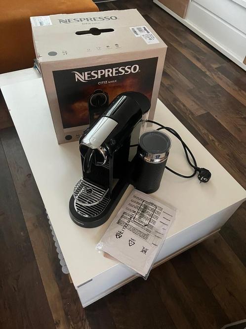 Nieuwe Magimix Nespresso CitiZ & Milk M196, Witgoed en Apparatuur, Koffiezetapparaten, Nieuw, Koffiepads en cups, Afneembaar waterreservoir