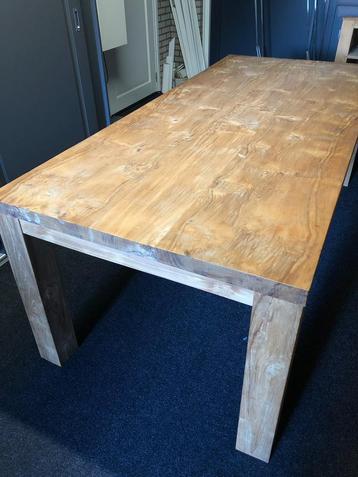 Teak tafel 220x100 beschikbaar voor biedingen