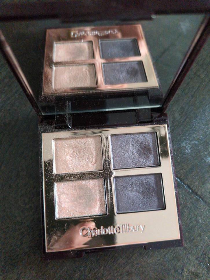 Charlotte Tilbury Uptown Girl Oogschaduw Palette, Sieraden, Tassen en Uiterlijk, Uiterlijk | Cosmetica en Make-up, Gebruikt, Make-up