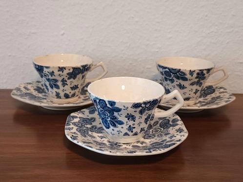 3 Kop en schotel uit de Beatrix Serie, Antiek en Kunst, Antiek | Servies los, Ophalen of Verzenden