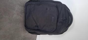Zwarte rugtas voor laptop. beschikbaar voor biedingen