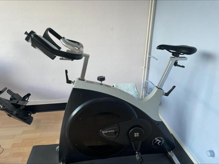 Professionele spinningfiets (kopen of ruilen), Sport en Fitness, Fitnessmaterialen, Gebruikt, Overige typen, Benen, Ophalen