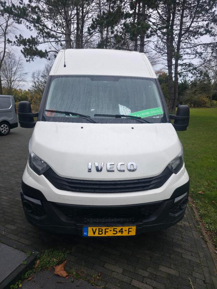 Iveco Daily 35C16 2.3D 114KW 2019, Auto's, Bestelauto's, Particulier, Achteruitrijcamera, Airbags, Airconditioning, Bluetooth