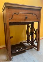 Antieke Phoenix trapnaaimachine tafel, Antiek en Kunst, Antiek | Naaimachines, Ophalen