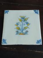 Oude Makkum Tegel met Bloemmotief,13x13cm, Ophalen of Verzenden