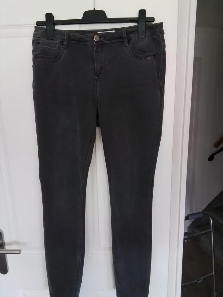 Red button jeans, Kleding | Dames, Broeken en Pantalons, Zo goed als nieuw, Maat 42/44 (L), Grijs, Lang, Ophalen of Verzenden