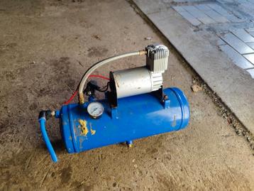 12 volt compressor  beschikbaar voor biedingen