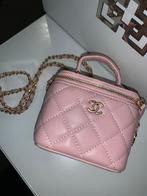 Lichtroze CC Coco Vanity Tasje - Nieuw!, Sieraden, Tassen en Uiterlijk, Tassen | Damestassen, Ophalen of Verzenden, Nieuw, Roze