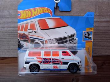 Dodge Van Hotwheels  beschikbaar voor biedingen