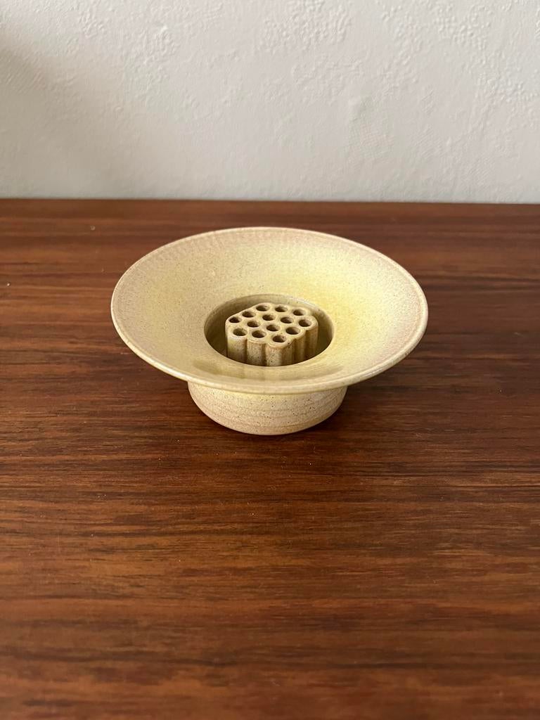 Vintage bloemensteker Ikebana handgemaakt keramiek retro, Ophalen of Verzenden, Overige kleuren, Aardewerk of Porselein, Minder dan 50 cm