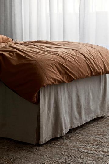 Bedrok donkergrijs voor bed 160x200 cm van h&m. beschikbaar voor biedingen