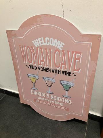 Woman Cave Decoratie Bord beschikbaar voor biedingen