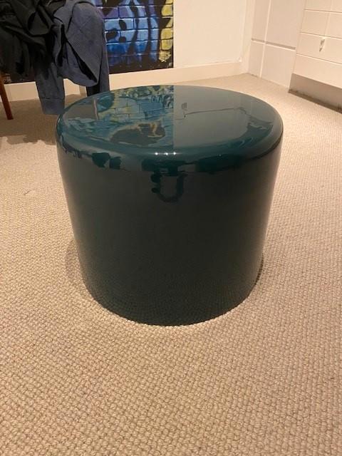 Leuk modern groen bijzettafeltje, Huis en Inrichting, Tafels | Bijzettafels, Zo goed als nieuw, Rond, Minder dan 45 cm, Minder dan 55 cm