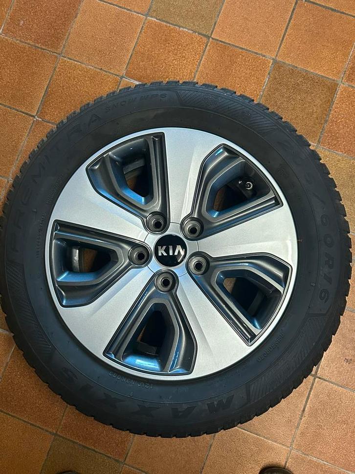 Winterbanden op lichtmetalen velg, Kia Niro, Auto-onderdelen, Banden en Velgen, Banden en Velgen, Winterbanden, 16 inch, 205 mm